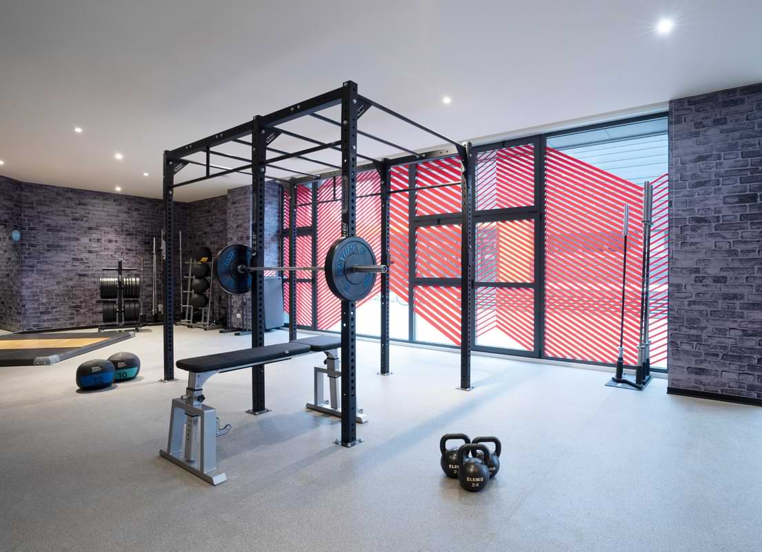 Studio<br>Cross Active